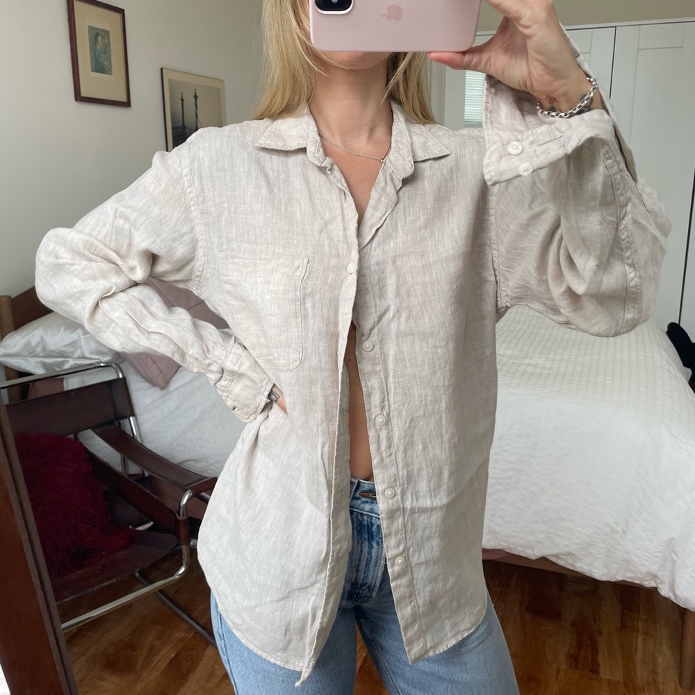 UNIQLO LINEN BUTTON UP SHIRT